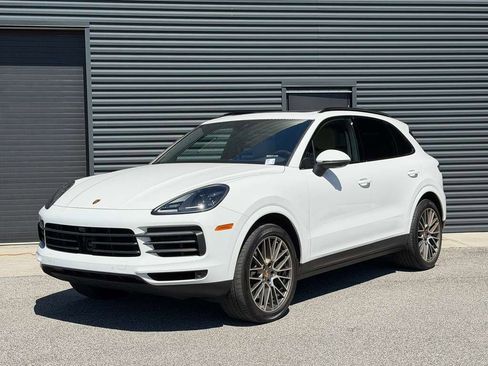 Certified 2023 Porsche Cayenne Platinum Edition AWD/4WD image 1