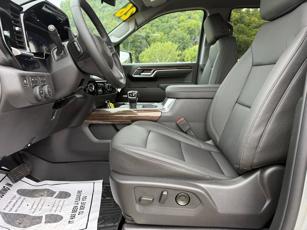 New 2026 Chevrolet Silverado 1500 RST w/ RST All Star Premium Package AWD/4WD image 22
