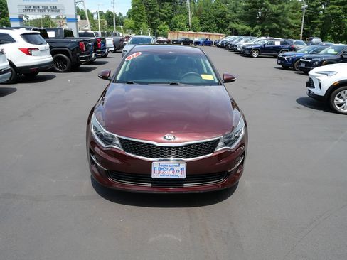 Used 2017 Kia Optima LX FWD image 3