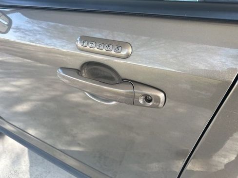 Used 2013 Ford Edge SEL image 11