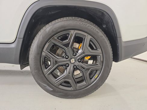 Used 2023 Rivian R1T Adventure image 10