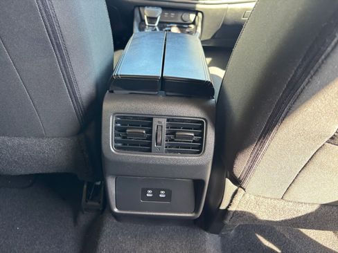 Used 2025 Nissan Rogue SV image 24