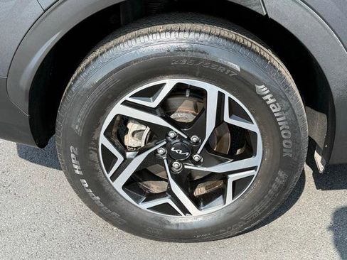 Used 2023 Kia Sportage LX image 19