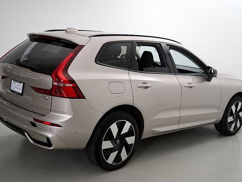 Certified 2025 Volvo XC60 T8 Plus w/ Protection Package Premier AWD/4WD image 9