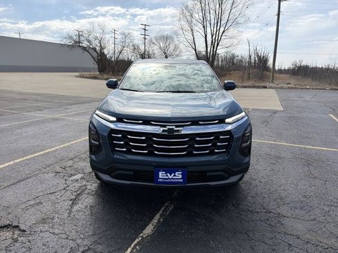 New 2026 Chevrolet Equinox LT image 2