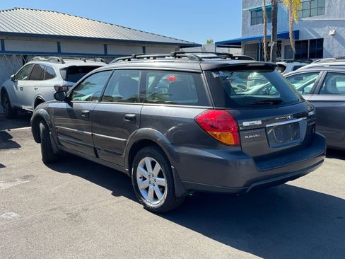 Used 2007 Subaru Outback 2.5i Limited AWD/4WD image 2