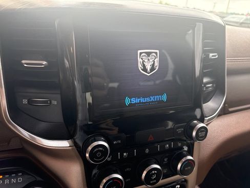 Used 2019 RAM 1500 Laramie AWD/4WD image 17