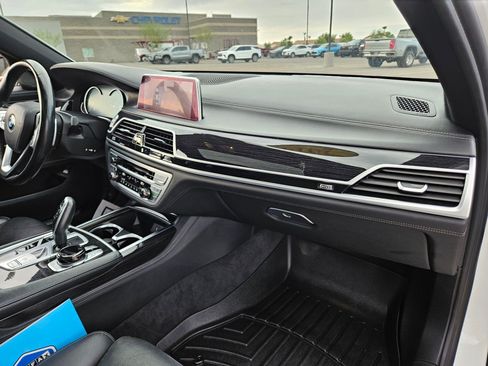 Used 2019 BMW 750i xDrive w/ Executive Package AWD/4WD image 28