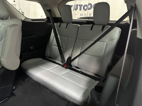 Used 2025 Ford Explorer Platinum w/ Ultimate Package AWD/4WD image 24