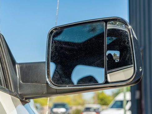 Used 2017 RAM 3500 Laramie Longhorn image 13