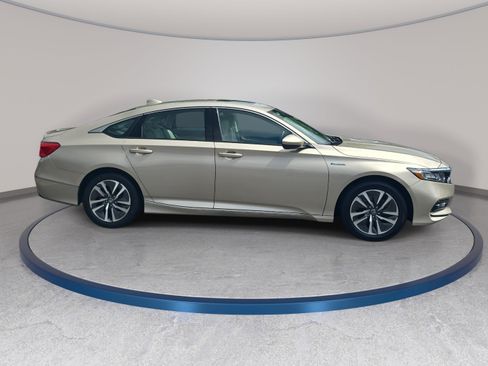 Used 2019 Honda Accord EX image 4