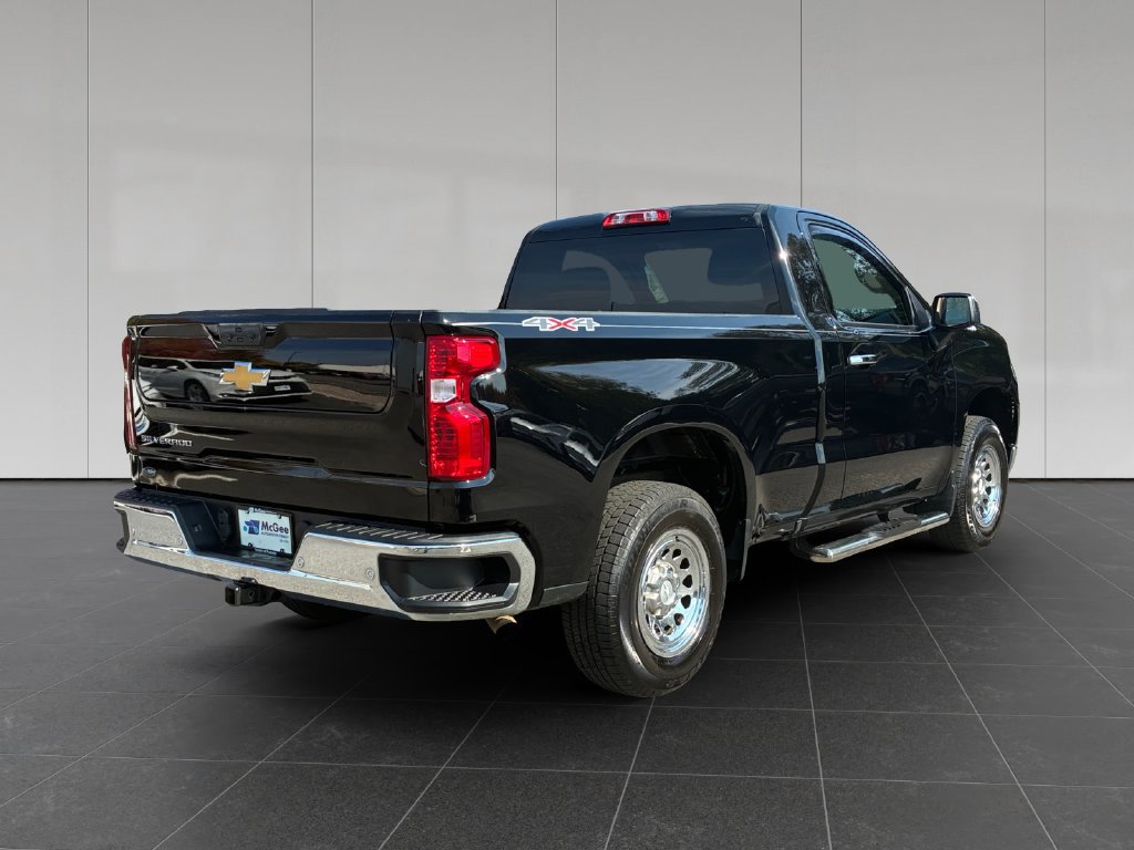 Used 2022 Chevrolet Silverado 1500 W/T w/ WT Value Package AWD/4WD image 6