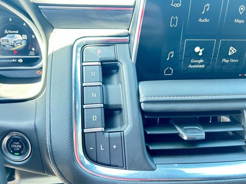Used 2024 GMC Yukon SLT AWD/4WD image 18