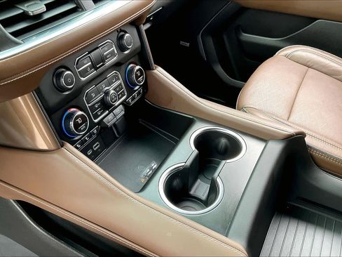 Used 2022 Chevrolet Tahoe High Country image 16