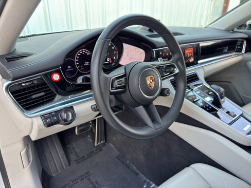 Used 2023 Porsche Panamera 4S w/ Sportdesign Package image 14