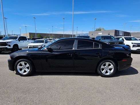 Used 2012 Dodge Charger SE RWD image 7