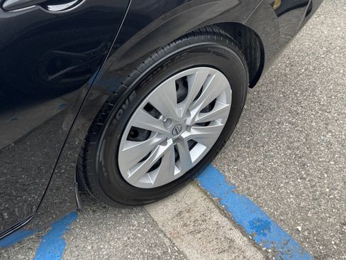 Used 2025 Nissan Sentra S image 29