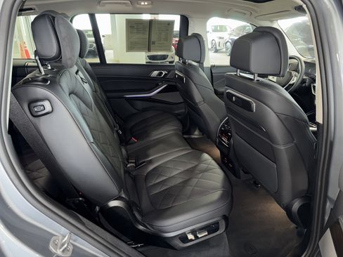 Used 2026 BMW X7 xDrive40i image 12