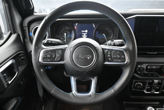 Used 2024 Jeep Wrangler High Altitude AWD/4WD image 13