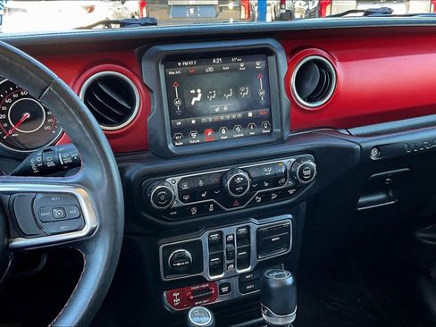Used 2018 Jeep Wrangler Unlimited Rubicon AWD/4WD image 7