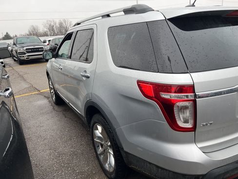 Used 2015 Ford Explorer XLT w/ Equipment Group 202B image 8