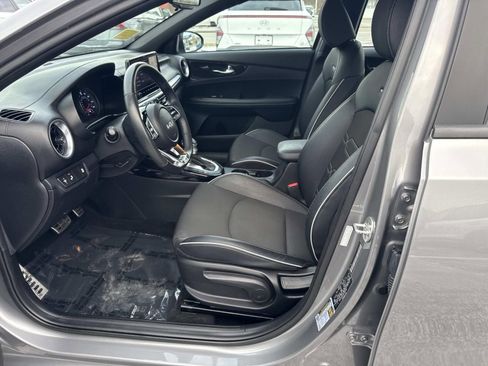 Used 2023 Kia Forte GT-Line image 19