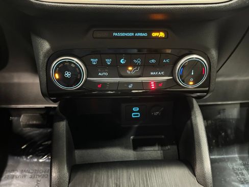 Used 2022 Ford Escape SE w/ Cold Weather Package AWD/4WD image 30