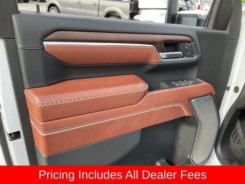 Used 2025 GMC Sierra 2500 Denali Ultimate AWD/4WD image 7