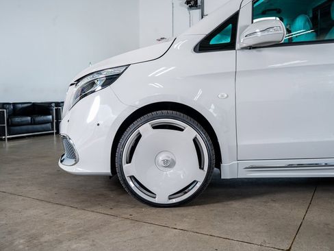 Used 2023 Mercedes-Benz Metris Passenger image 9