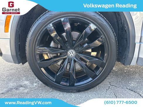 Used 2020 Volkswagen Tiguan SE R-Line image 41