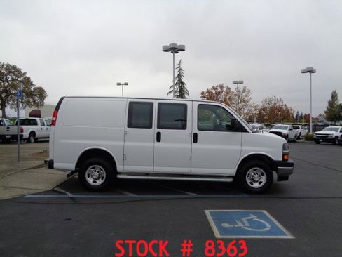 Used 2024 Chevrolet Express 2500 w/ Driver Convenience Package image 9