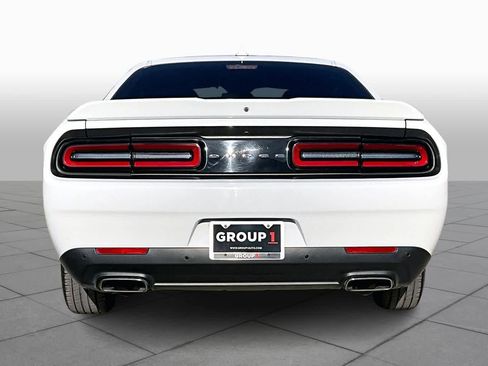 Used 2022 Dodge Challenger SXT w/ Driver Convenience Group image 4