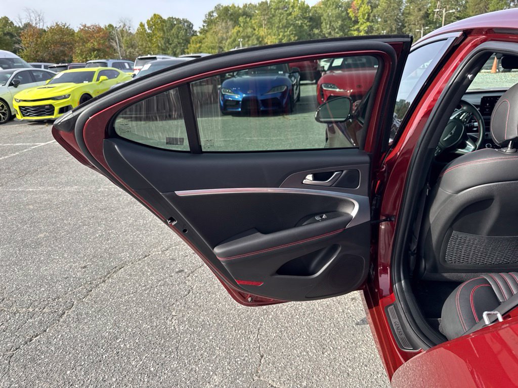 Used 2024 Genesis G70 3.3T Advanced RWD image 29