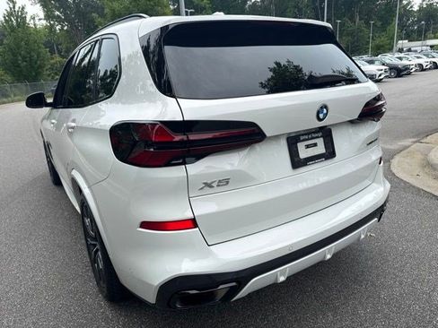 Used 2025 BMW X5 xDrive40i w/ M Sport Package AWD/4WD image 7