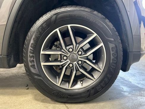 Used 2020 Jeep Grand Cherokee Limited AWD/4WD image 11