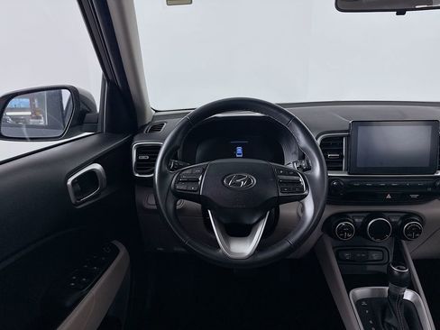 Used 2024 Hyundai Venue SEL image 15