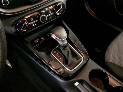 Certified 2022 Kia Soul LX w/ Technology Package FWD image 17