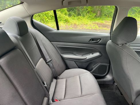Used 2025 Nissan Altima 2.5 SV FWD image 37