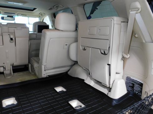 Used 2013 Lexus LX 570 4WD w/ Luxury Pkg w/Pre-crash image 83