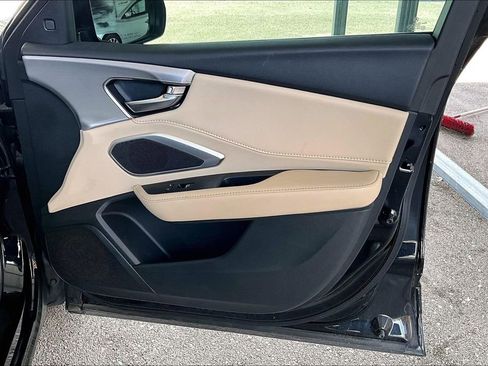 Used 2024 Acura RDX SH-AWD image 25