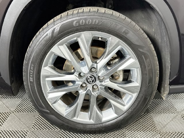 Used 2022 Toyota Highlander Limited FWD image 29