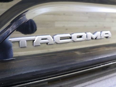 Used 2024 Toyota Tacoma TRD Sport image 16