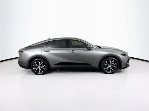 Used 2023 Toyota Crown Limited image 11