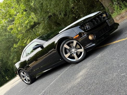 Used 2010 Chevrolet Camaro SS RWD image 27