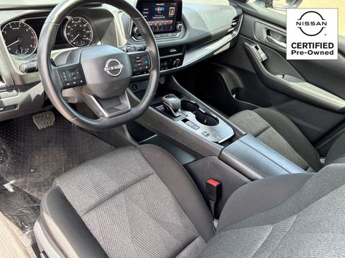 Certified 2025 Nissan Rogue SV FWD image 16