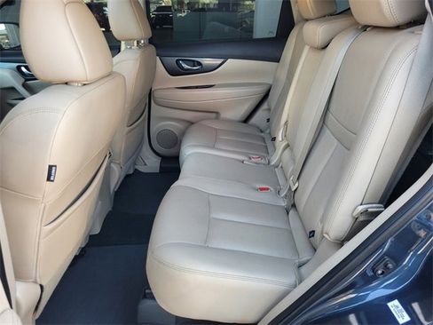 Used 2016 Nissan Rogue SL w/ SL Premium Package image 6