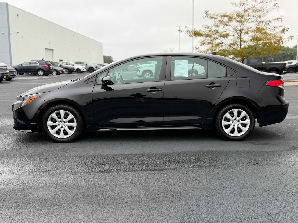 Used 2024 Toyota Corolla LE FWD image 11
