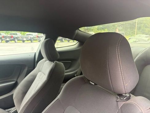 Used 2018 Ford Mustang Coupe RWD image 6