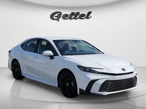 Certified 2026 Toyota Camry SE w/ Convenience Package image 2