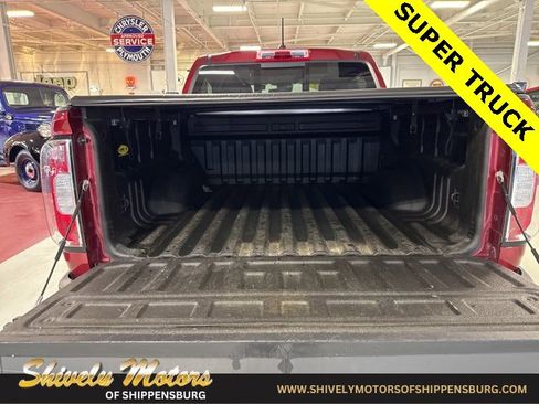 Used 2017 GMC Canyon SLT w/ Driver Alert Package image 29